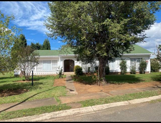 6 BEDROOM HOUSE FOR SALE IN KOMANI PARK